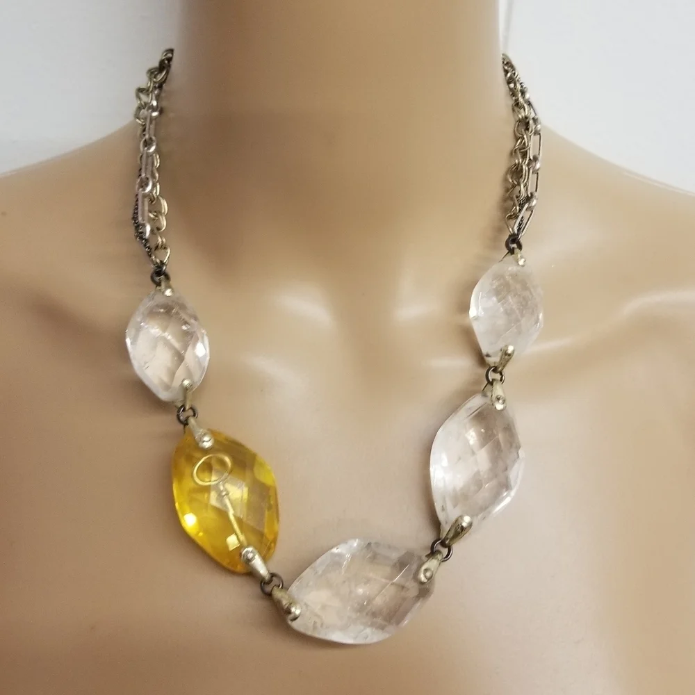FOSSIL RETIRED CHUNKY CLEAR QUARTZ CRYSTAL & KEY DESIGN CHAIN NECKLACE